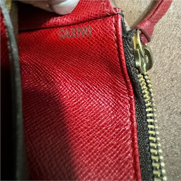 4092 LOUIS VUITTON Monogram Emilie Wallet Cherry Leather W/ Box - Picture 8 of 12